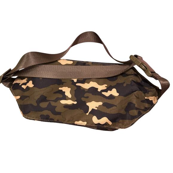 Isaac Mizrahi backpack AND detachable belt bag EUC! - Picture 11 of 15